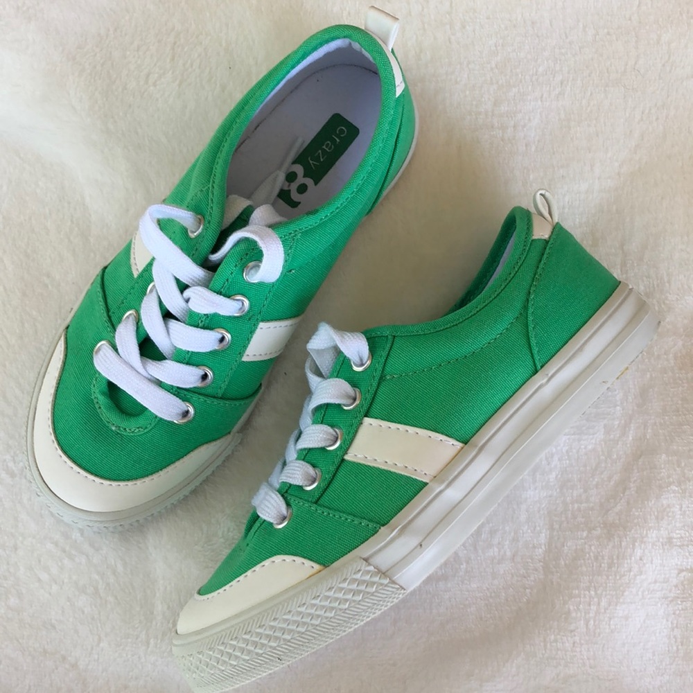 Crazy 8 NWOT green and white girls sneakers